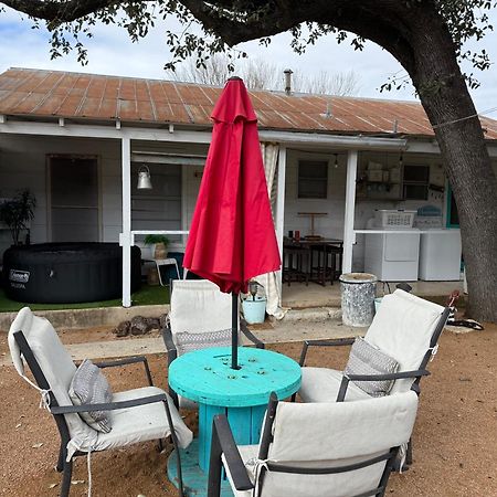 Pecan St. Parlor Haus Downtown Bandera, Tx Exterior foto